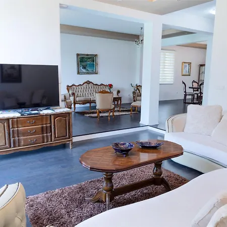 Villa Najla