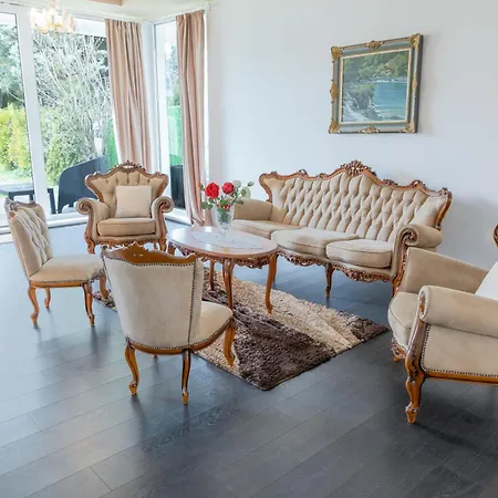 Villa Najla *
